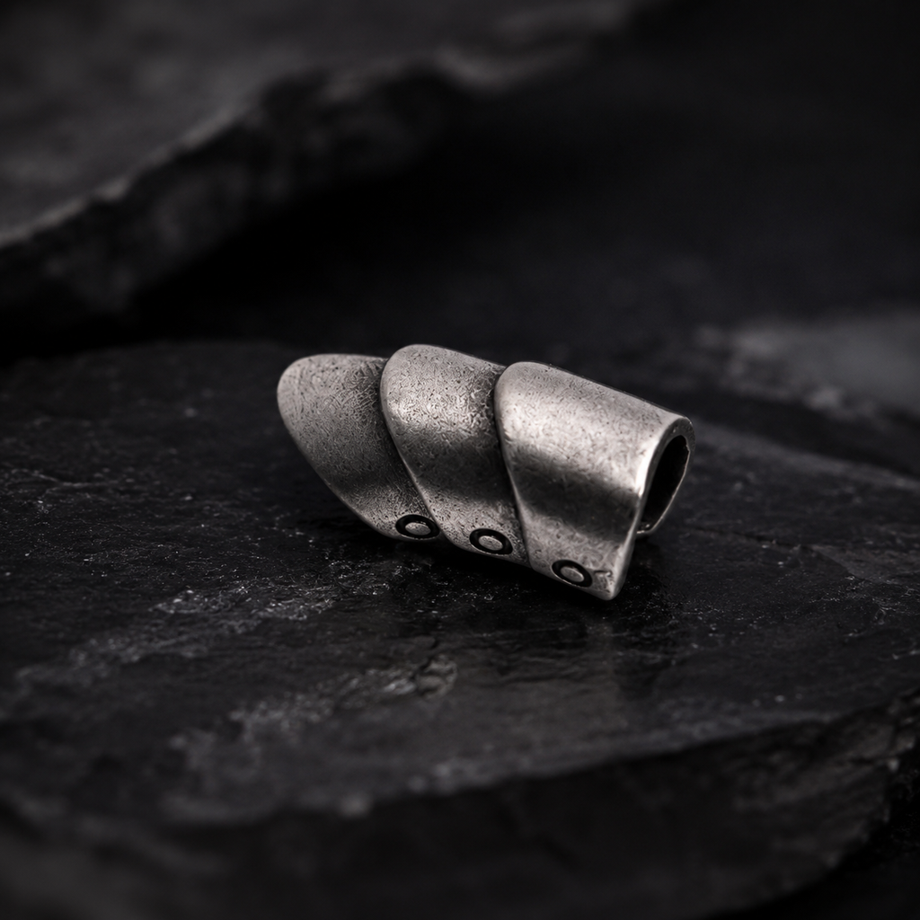 SILVER CROISSANT CUFF
