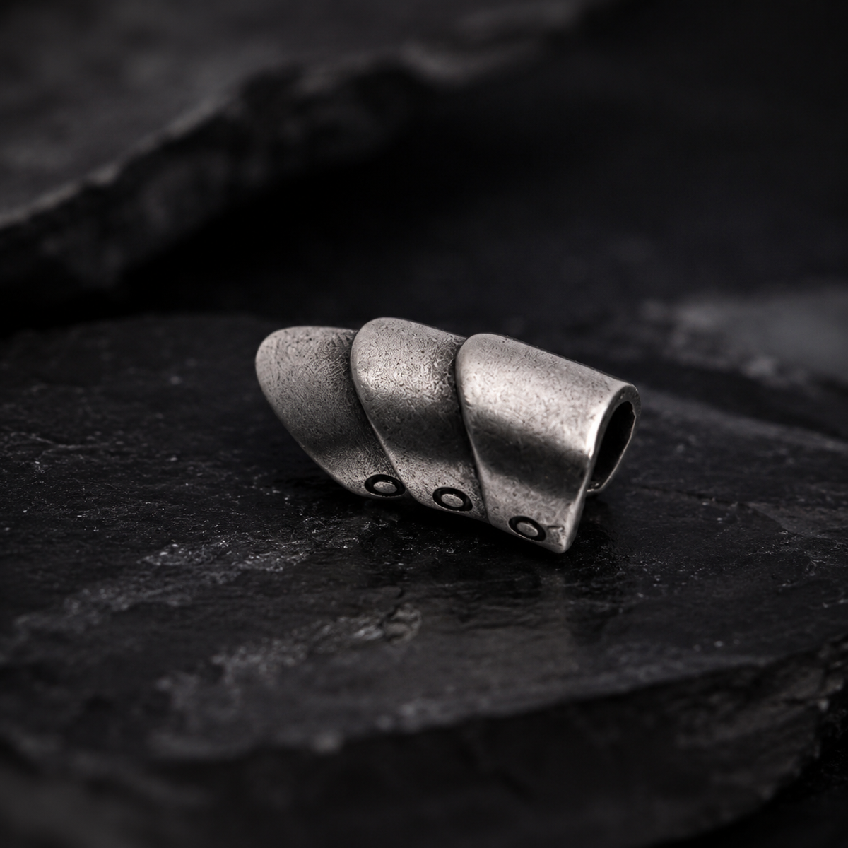 SILVER CROISSANT CUFF